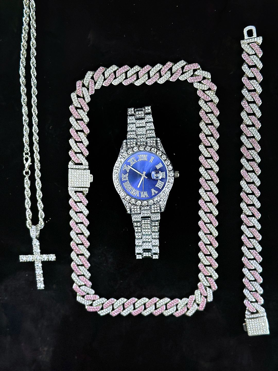 4Pcs/Set Personalized Handsome Hip Hop Men's Quartz Watch Set 1Pcs Watch+3Pcs Jewelry Set Fashionable Men's Selected Watch Set(1*watch 1*bracelet 1*necklace 1*cross necklace）