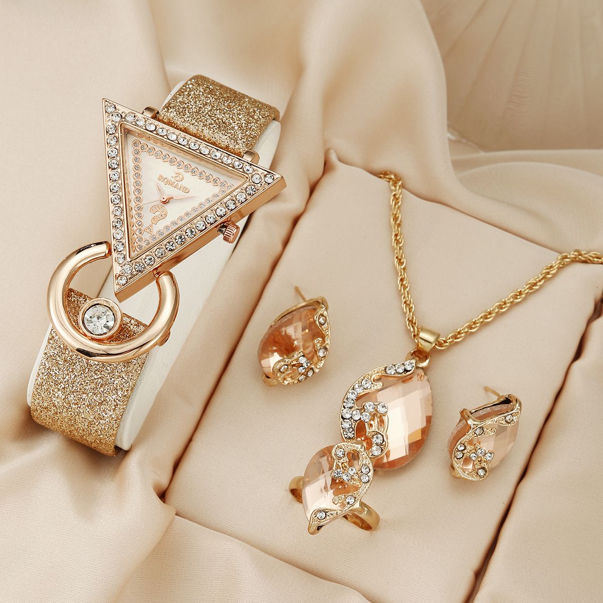4PCS Set Woman Bracelet Watches Ladies New Fashion Triangle Crystal Leather Quartz Watch For Girls Gift Reloj Mujer Wristwatches