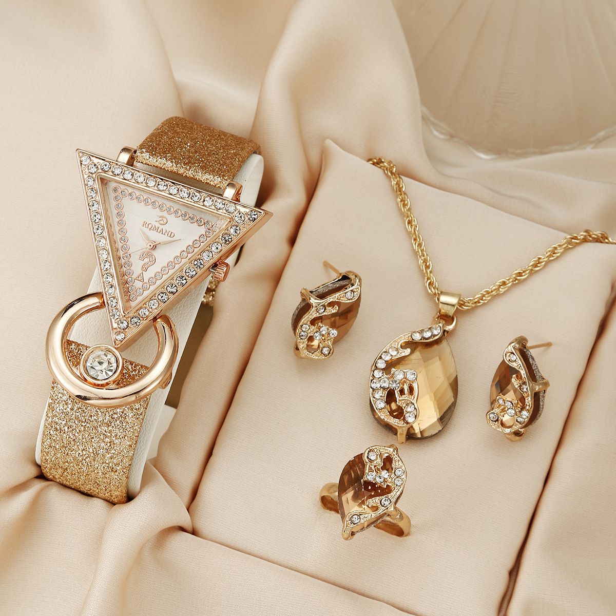 4PCS Set Woman Bracelet Watches Ladies New Fashion Triangle Crystal Leather Quartz Watch For Girls Gift Reloj Mujer Wristwatches