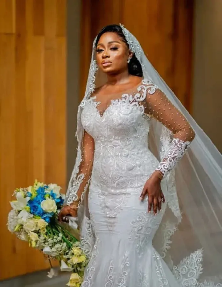 Customized Luxury Scoop Beaded Appliques Wedding Dress Robe De Mariée Illusion Long Sleeves Plus Size Mermaid Bridal Gowns