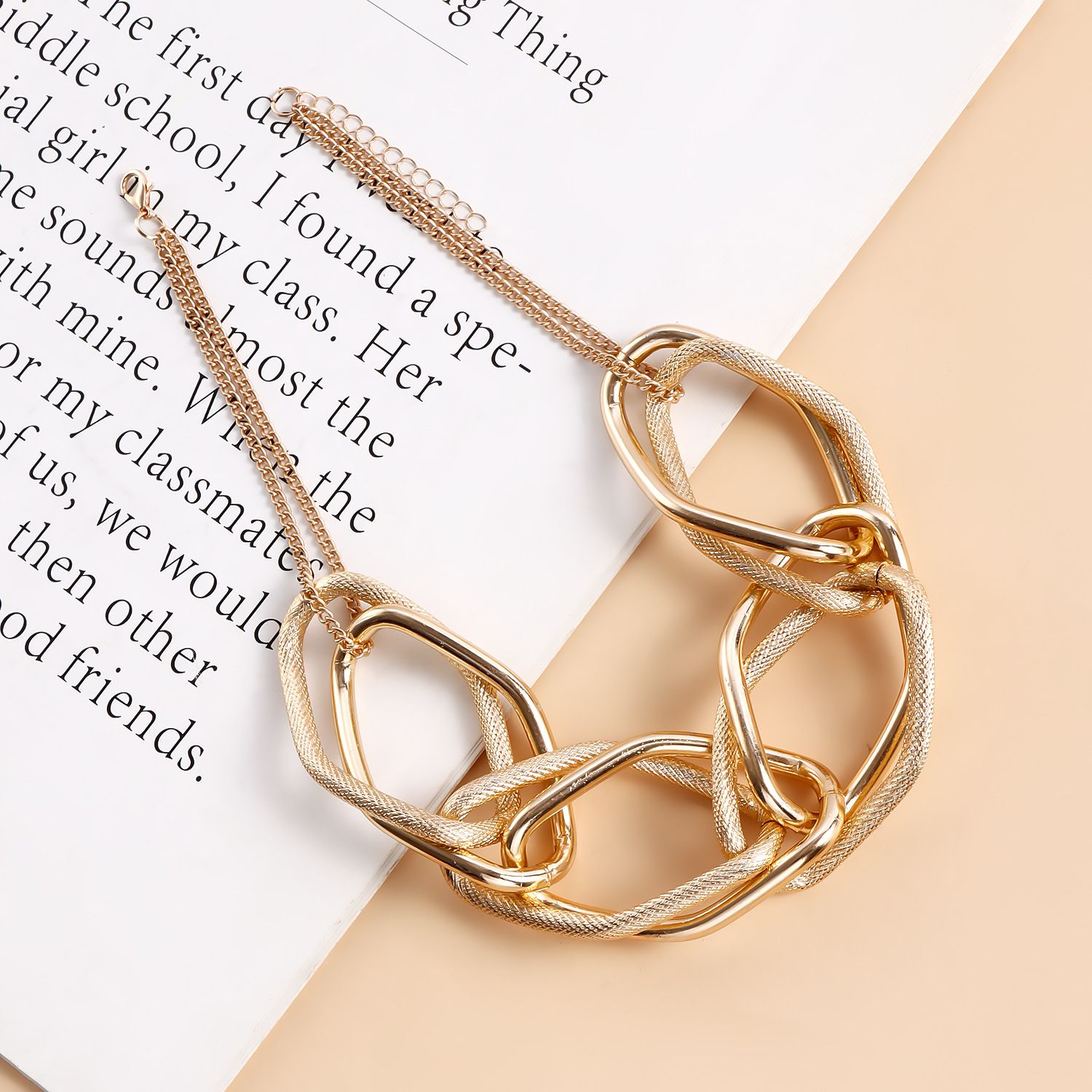 Exaggerated Big Thick Chain Short Choker Necklace for Women Trendy Statement Collar on the Neck Accessories 2025Fashion Jewelry