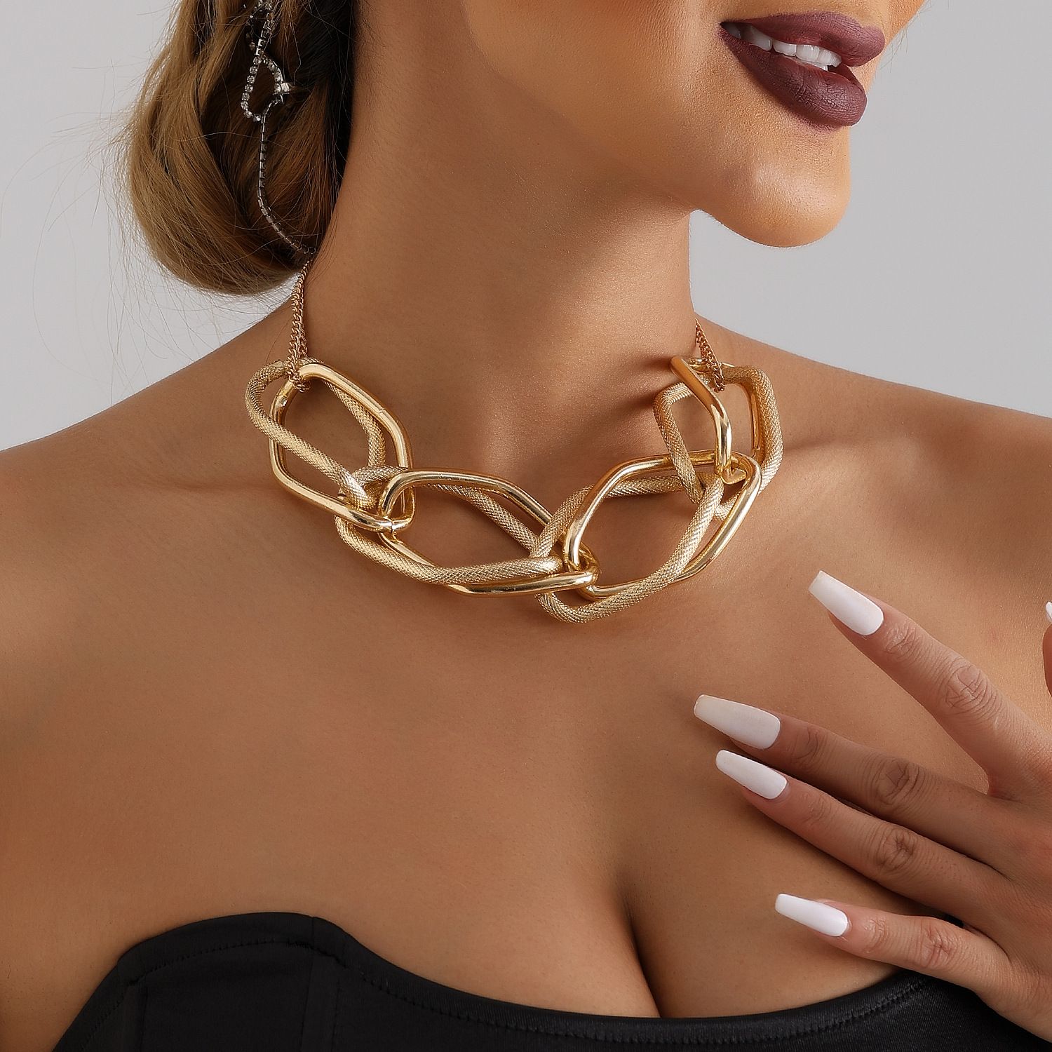 Exaggerated Big Thick Chain Short Choker Necklace for Women Trendy Statement Collar on the Neck Accessories 2025Fashion Jewelry