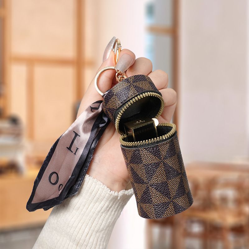 1pcs mini lipstic organizer bags/holder for woman handbag Lipstick Organizer, Leather Lip Gloss Bag with Keychain, Portable Mini Lipstick Case for Purse