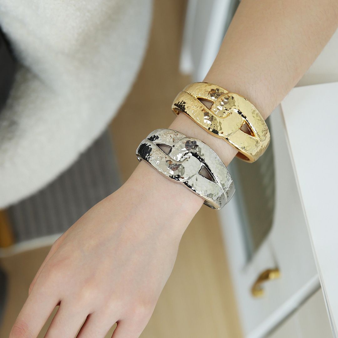 Women bracelet jewelry 18K golden plated chunky hand/wrist bracelet jewelry fashion accessories for women/lady/female gift for her