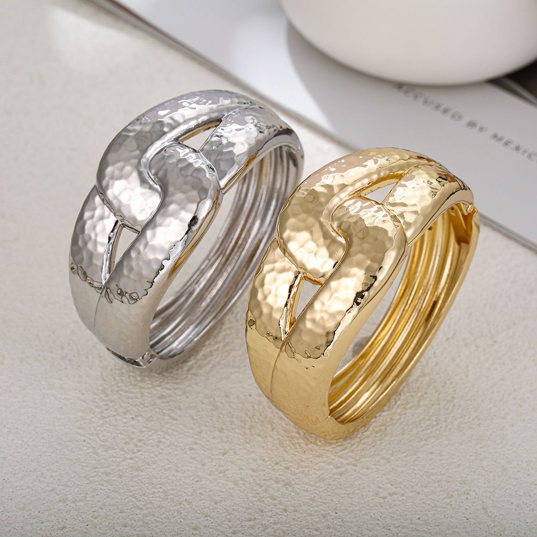 Women bracelet jewelry 18K golden plated chunky hand/wrist bracelet jewelry fashion accessories for women/lady/female gift for her