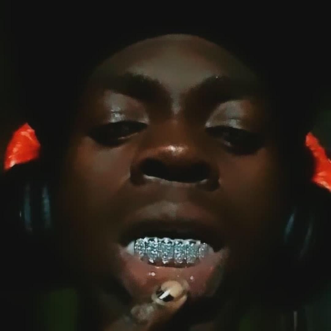 Iced Tooth/Teeth Grillz Caps with Full Handmade 5A + CZ diamond Hip Hop Teeth Grillz body Jewelry Accessories Gifts for Rapper Music Lovers