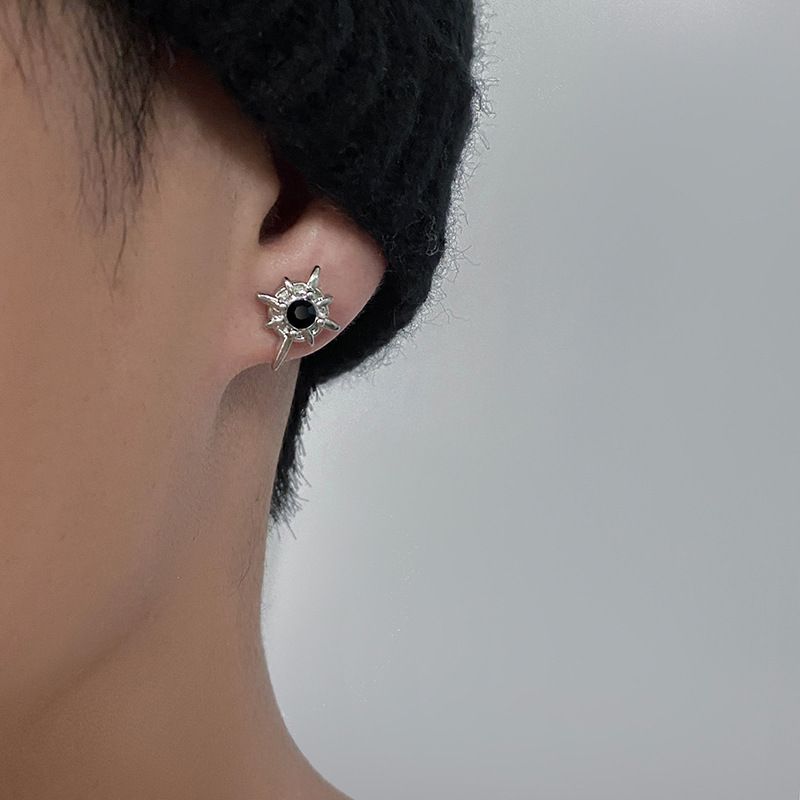 Eight-Pointed Star Black Diamond Earrings/Magnetic Clip-on Earrings for Men