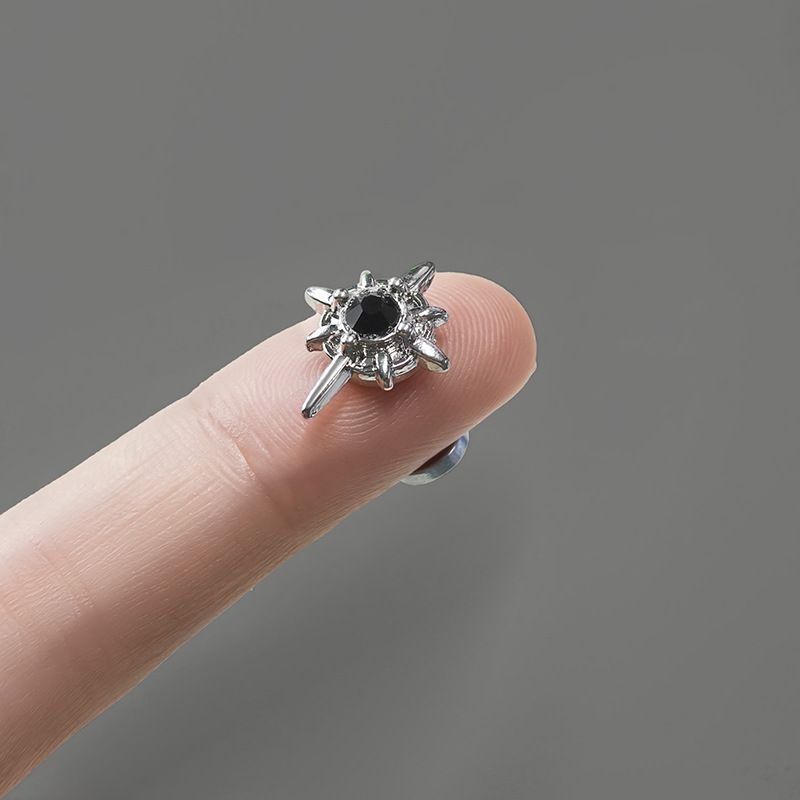 Eight-Pointed Star Black Diamond Earrings/Magnetic Clip-on Earrings for Men