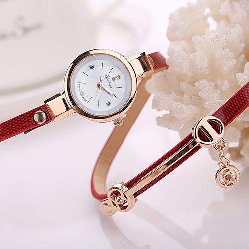 Ladies Bracelet Watch Alloy Diamond Fashion Pendant Watch Quartz Watch PU Thin Strap Watch Ladies