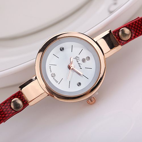 Ladies Bracelet Watch Alloy Diamond Fashion Pendant Watch Quartz Watch PU Thin Strap Watch Ladies