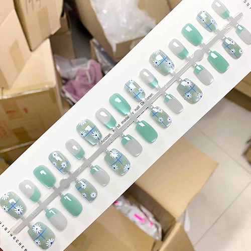 30pcs Fake Nails Reusable Stick On Nails Press on Full Cover False Nail Tips with Jelly Stickers Makeup Accessories