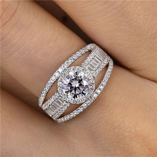 Lady New Fashion Engagement Ring Silver Color Round Zircon Shining Wedding Ring High Quality Ring Light Luxury Style Jewelry Gift