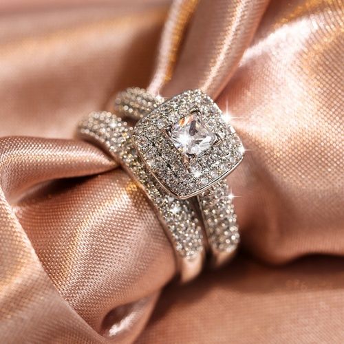 Lady Popular Wedding Proposal Rings full of Diamonds Micro-paved Couples Princess Cut Diamond Set Ring Fashion Luxury Engagement Ring