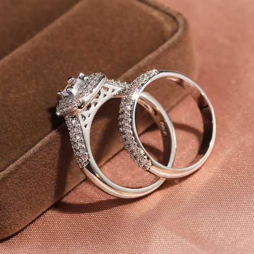 Lady Popular Wedding Proposal Rings full of Diamonds Micro-paved Couples Princess Cut Diamond Set Ring Fashion Luxury Engagement Ring