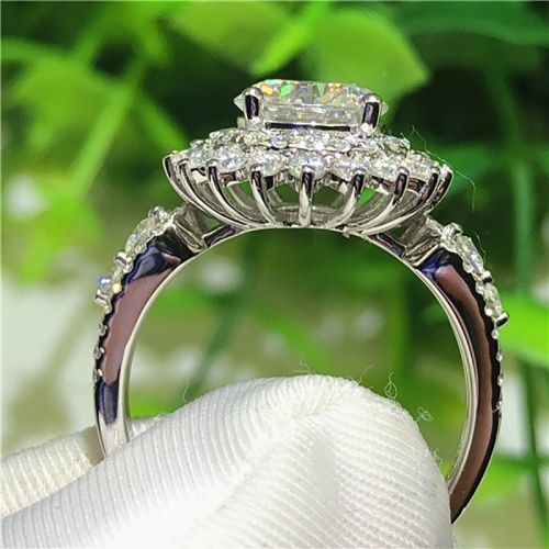 Lady New Fashion Engagement Ring European and American Luxury Women Wedding Ring Copper Platinum Plated Zircon Proposal Ring