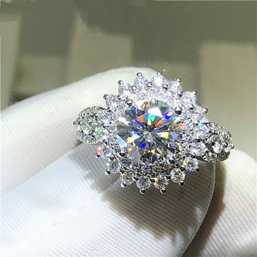 Lady New Fashion Engagement Ring European and American Luxury Women Wedding Ring Copper Platinum Plated Zircon Proposal Ring