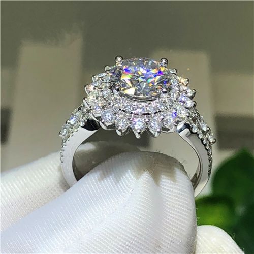 Lady New Fashion Engagement Ring European and American Luxury Women Wedding Ring Copper Platinum Plated Zircon Proposal Ring
