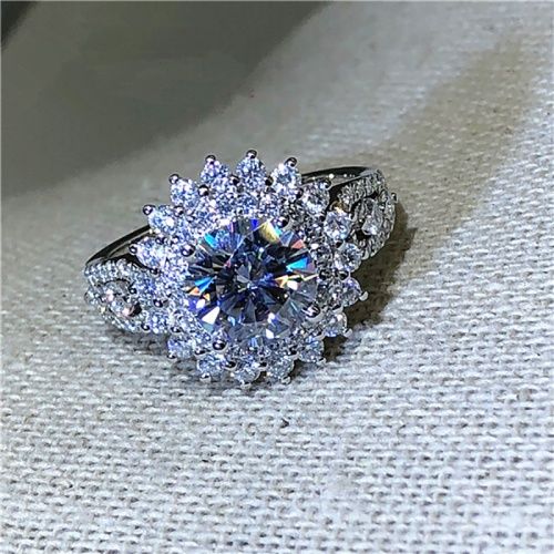 Lady New Fashion Engagement Ring European and American Luxury Women Wedding Ring Copper Platinum Plated Zircon Proposal Ring