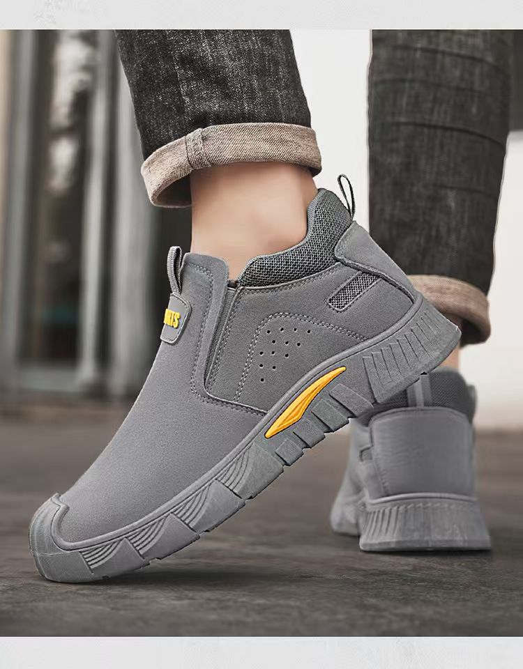 Men's shoes with soft soles and dirt resistant work shoes without steel toe caps for labor protection.