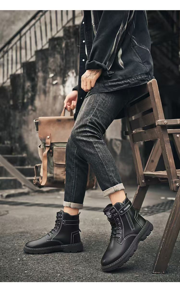 High-top men's shoes, outdoor climbing safety shoes, work boots, work Martin boots, men's motorcycle sports fashion shoes.
