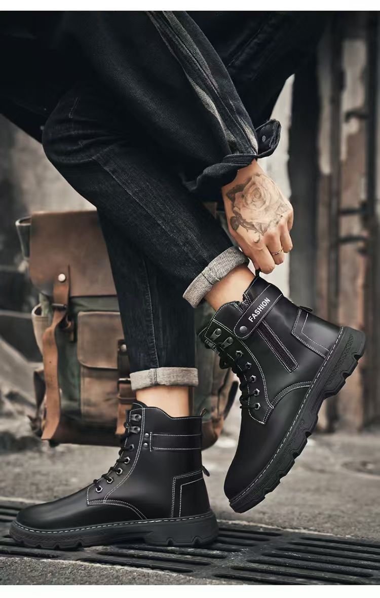 High-top men's shoes, outdoor climbing safety shoes, work boots, work Martin boots, men's motorcycle sports fashion shoes.