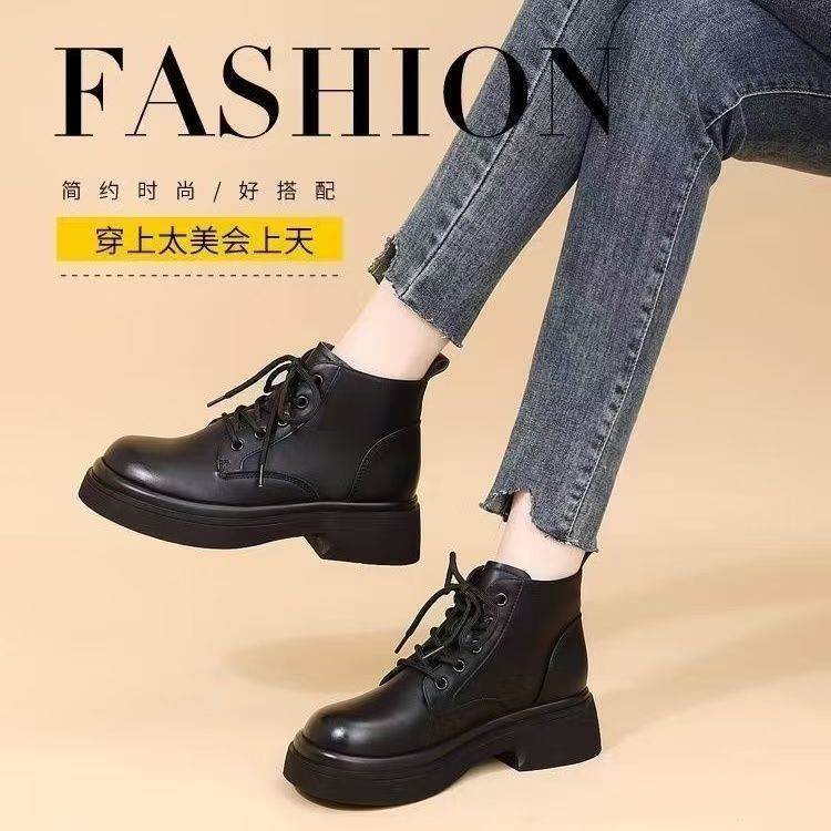 Ladies' Martin boots, round-toe lace-up Martin boots, large size genuine leather thick-soled versatile leather shoes, fashionable anti-slip wear-resistant black Martin boots.