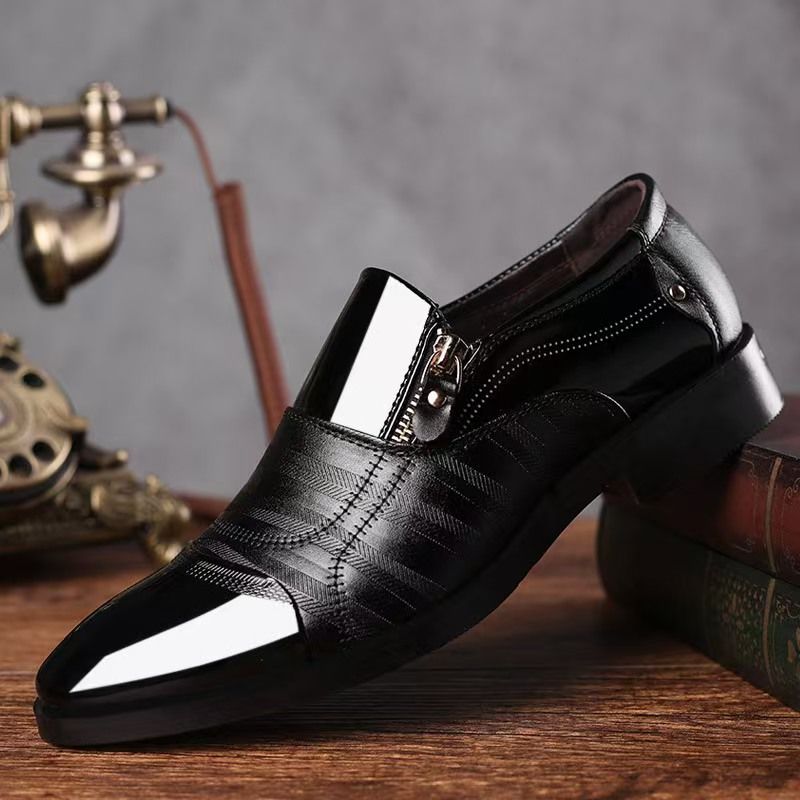 Large-size men's business formal leather shoes, pointed-toe men's shoes, slip-on casual loafers, business formal leather shoes, and banquet shoes