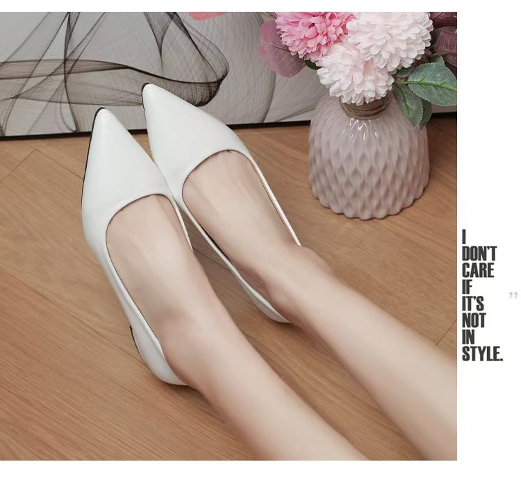 Women's pointed-toe, shallow-mouth, square-heeled leather shoes, business formal leather shoes, casual commuter single shoes, fashionable high-heeled women's shoes, black low-heeled leather shoes.
