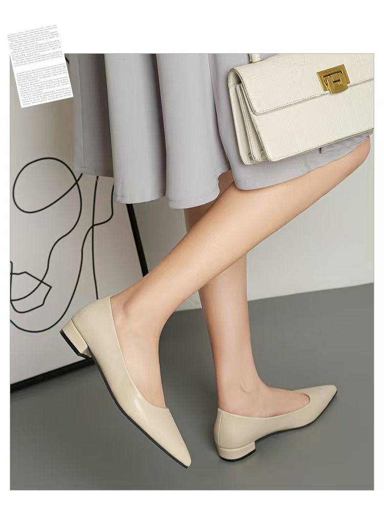 Women's pointed-toe, shallow-mouth, square-heeled leather shoes, business formal leather shoes, casual commuter single shoes, fashionable high-heeled women's shoes, black low-heeled leather shoes.