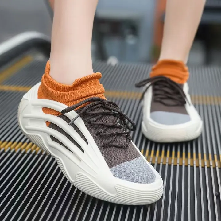 Flying knitted women's shoes, women's thick-soled anti-slip comfortable breathable sneakers, casual elastic socks shoes for women, fashionable women's sneakers.