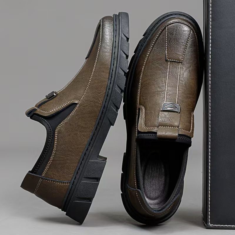 Men's business formal leather shoes, men's trendy low-top work shoes, fashionable board shoes, black men's leather shoes, wedding shoes.