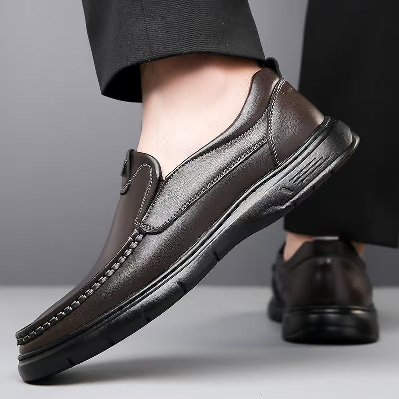 Men's shoes, cowhide soft-soled breathable business casual leather shoes, men's thin one-step formal leather shoes, men's wedding shoes.