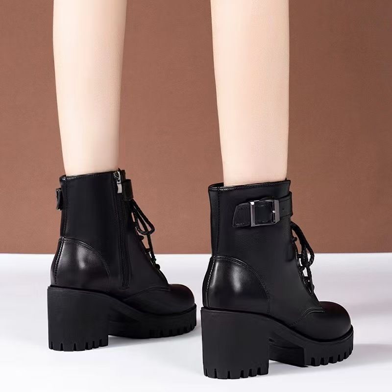 Large-size women's boots, lace-up round-toe buckle-strap thick-soled short-calf women's boots, fashionable black Martin boots, high heels.
