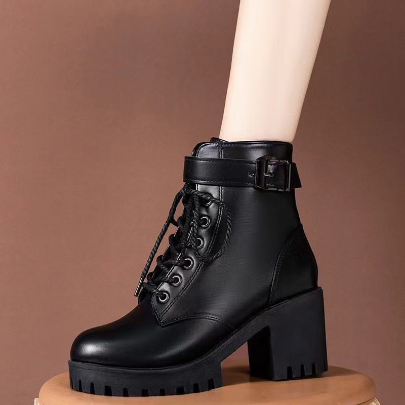 Large-size women's boots, lace-up round-toe buckle-strap thick-soled short-calf women's boots, fashionable black Martin boots, high heels.