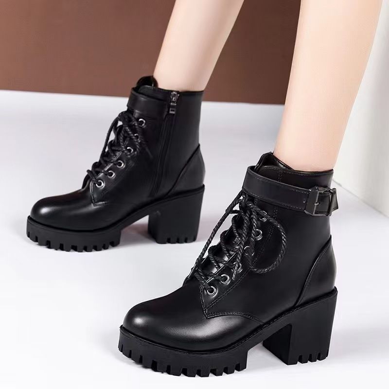 Large-size women's boots, lace-up round-toe buckle-strap thick-soled short-calf women's boots, fashionable black Martin boots, high heels.