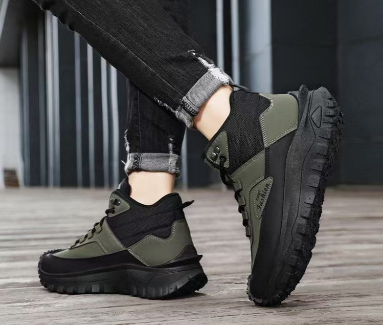 Large-size men's shoes, high-top work boots, outdoor sports waterproof hiking boots, work shoes.