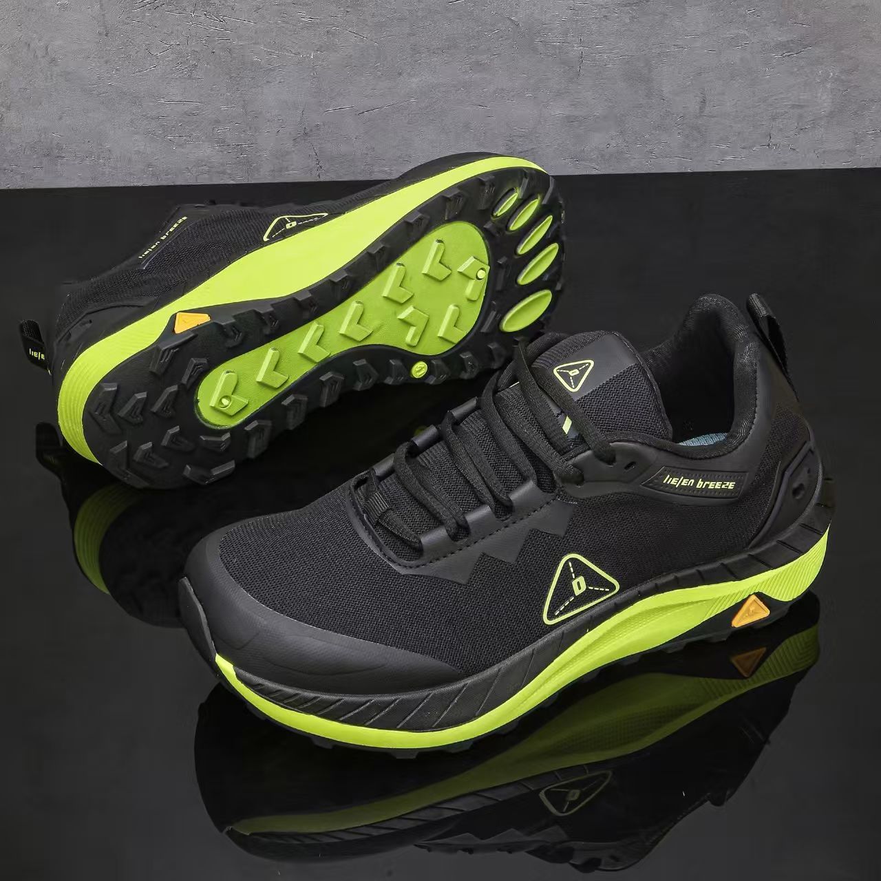 Men's high-end lightweight all-terrain anti-slip wear-resistant shock-absorbing breathable outdoor cross-country running shoes, outdoor sports shoes, men's shoes.