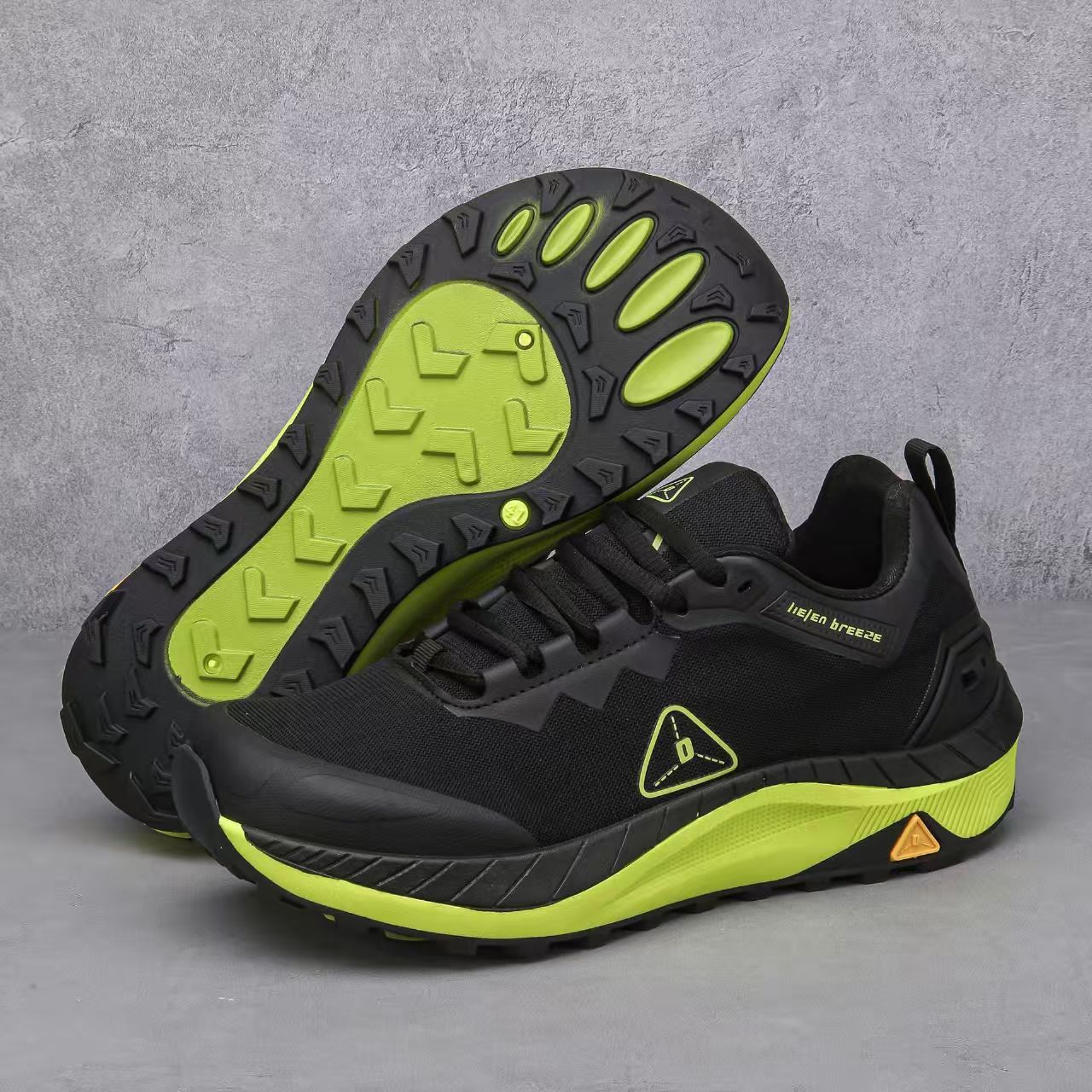 Men's high-end lightweight all-terrain anti-slip wear-resistant shock-absorbing breathable outdoor cross-country running shoes, outdoor sports shoes, men's shoes.