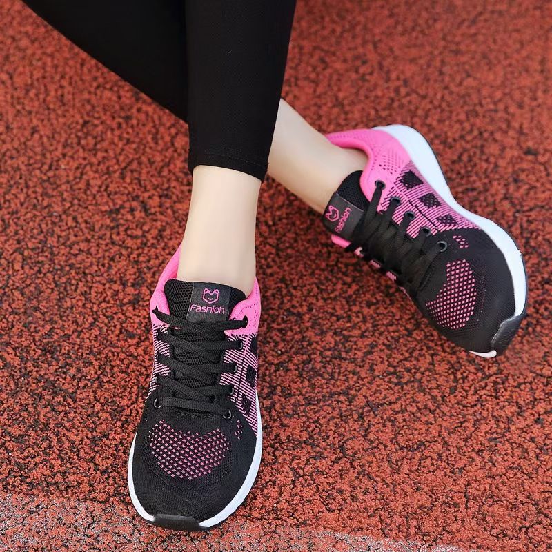 Large-size women's shoes, women's sneakers, outdoor breathable mesh shoes, casual shoes, women's shoes, low-top women's single shoes, mesh breathable sneakers.