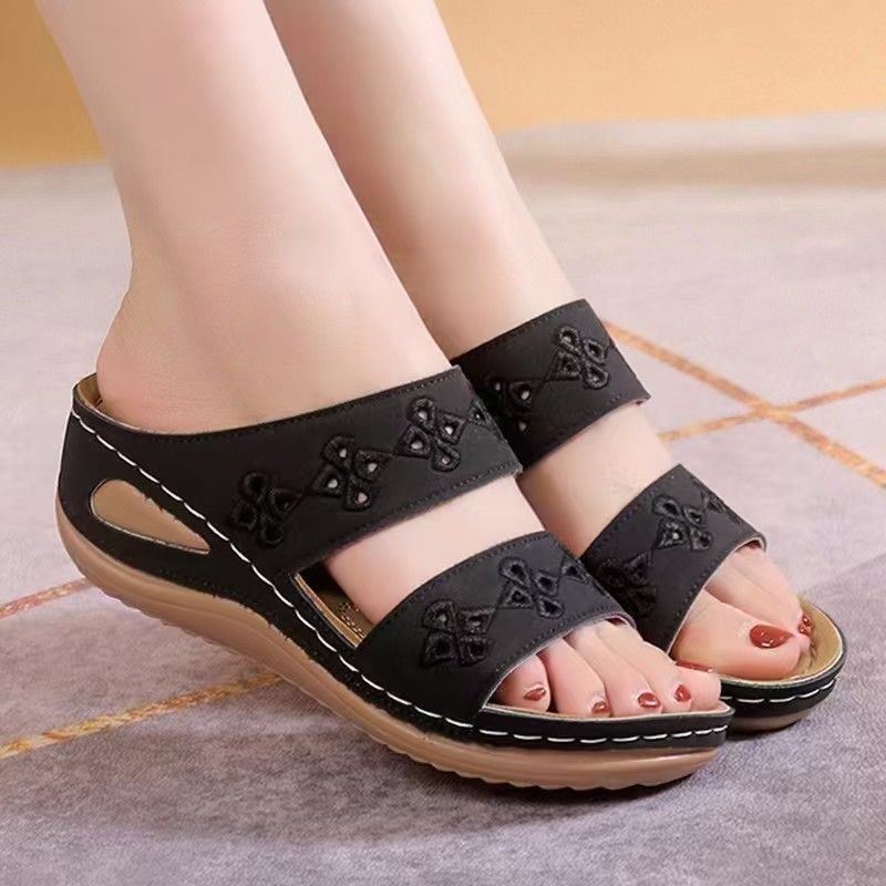 Wedge heel slippers, women's sandals, embroidered pure color beach sandals, casual stitched slippers, fashionable women's sandals.
