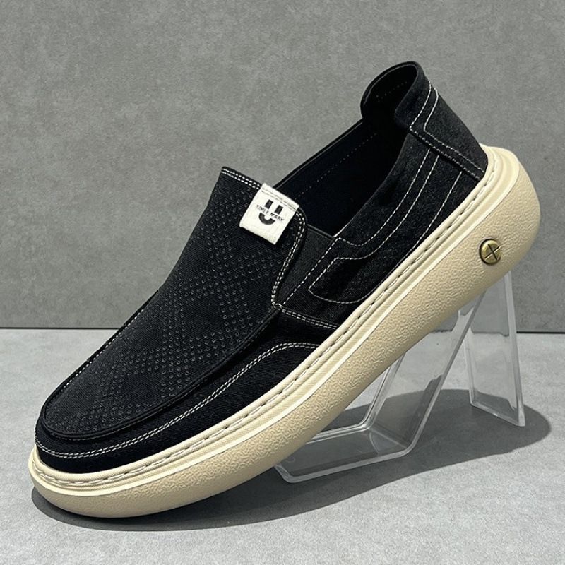 Men's breathable cloth shoes, casual shoes, light luxury men's shoes, trendy and stylish loafers, old Beijing style lightweight and thick-soled men's shoes.