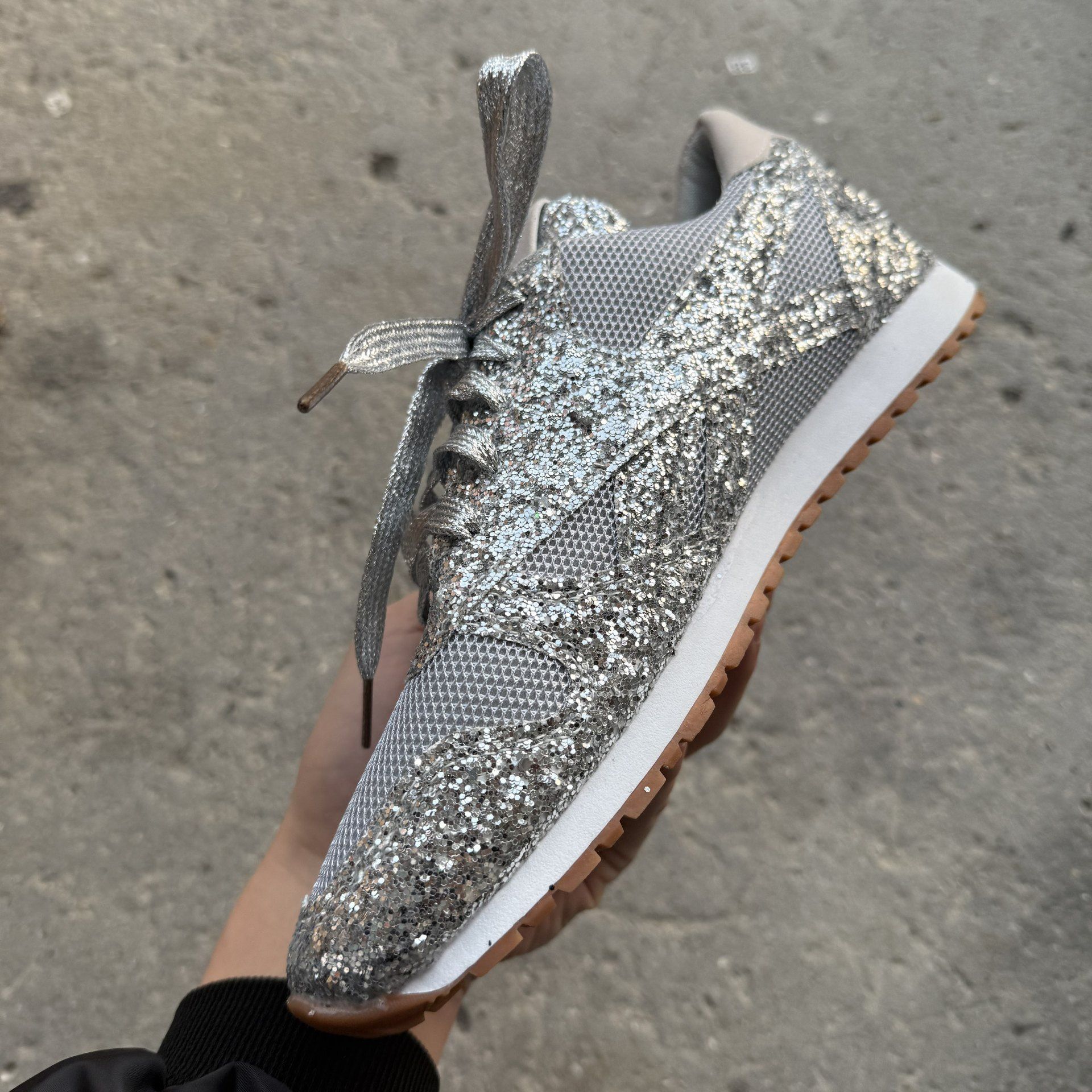 Large women's shoes, casual sneakers, women's sequined platform heels, breathable rhinestone single shoes.