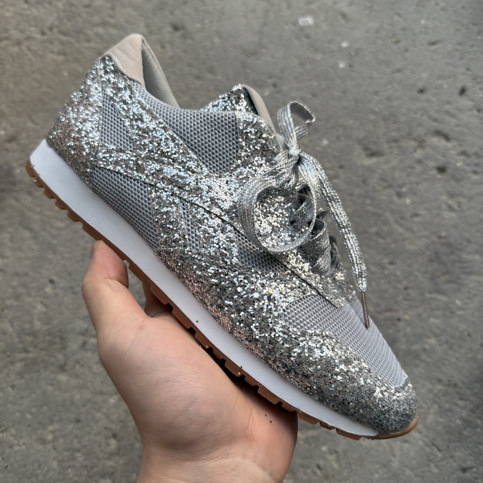 Large women's shoes, casual sneakers, women's sequined platform heels, breathable rhinestone single shoes.