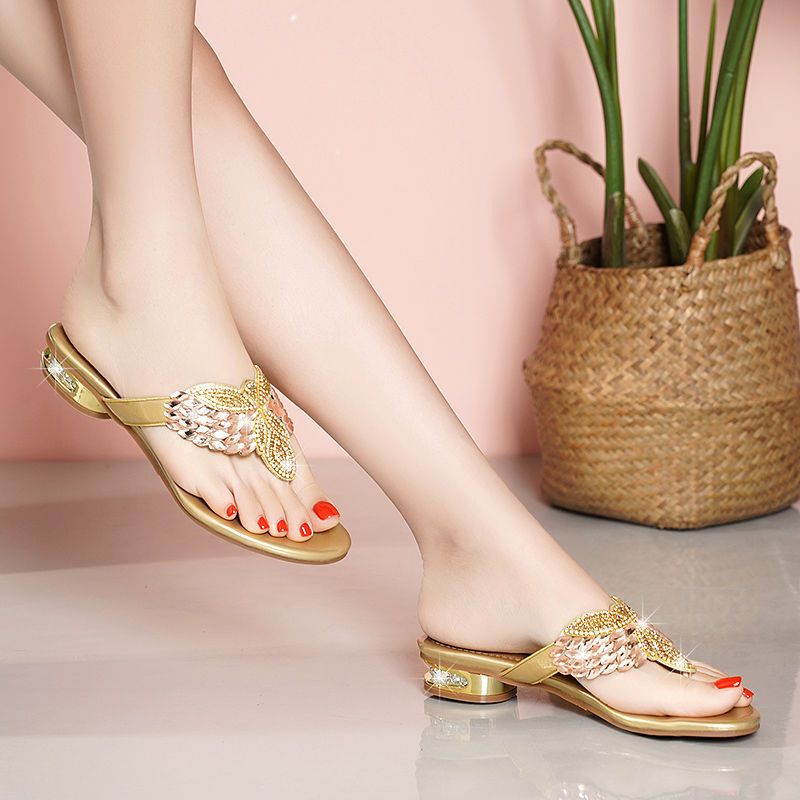 Beach shoes, flip-flops, sandals with toe-clamping design, outdoor Bohemian rhinestone slippers, women's flat anti-slip sandals.