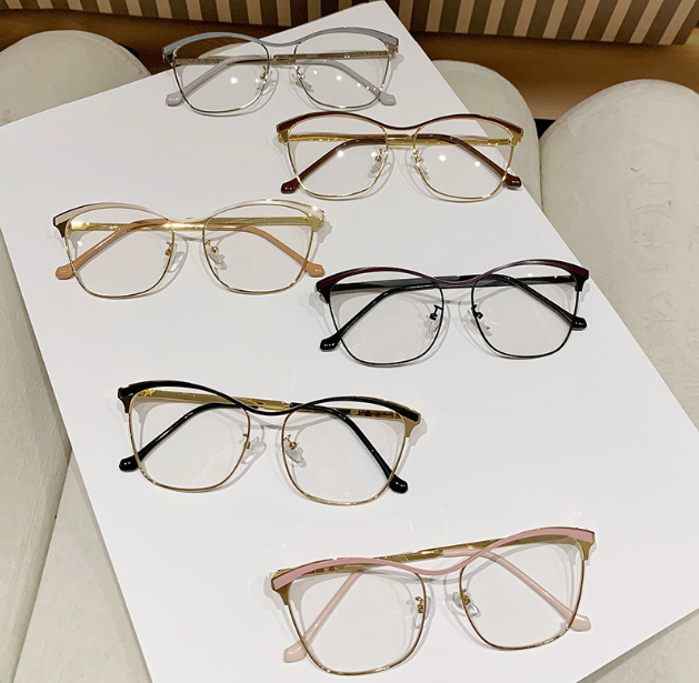 metal personalized color-changing flat mirror, fashionable cat-eye glasses frame, European and American color-changing anti-blue light glasses Kioo cha gorofa kinachobadilisha rangi glasi za mwan