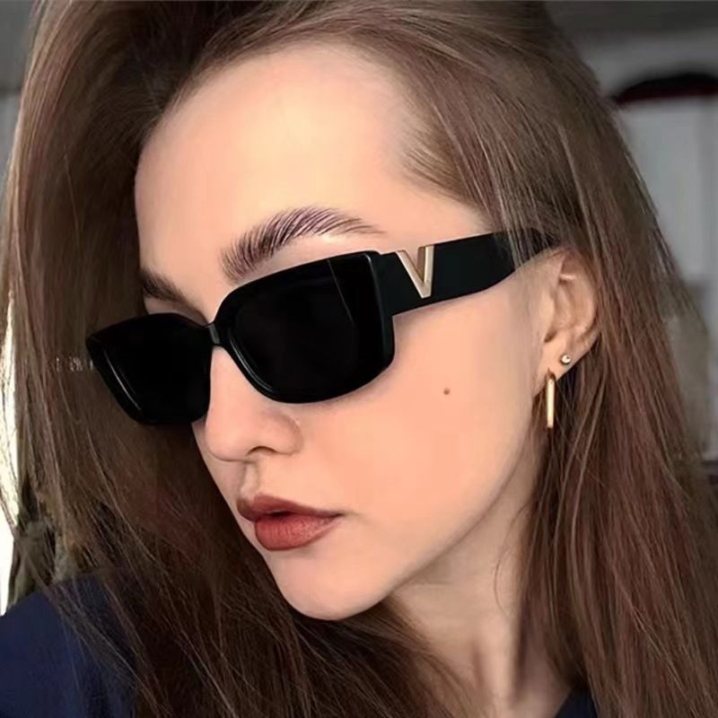 Lady Sunglasses Square frame sunglasses Advanced European American style Retro Sunglasses glasses