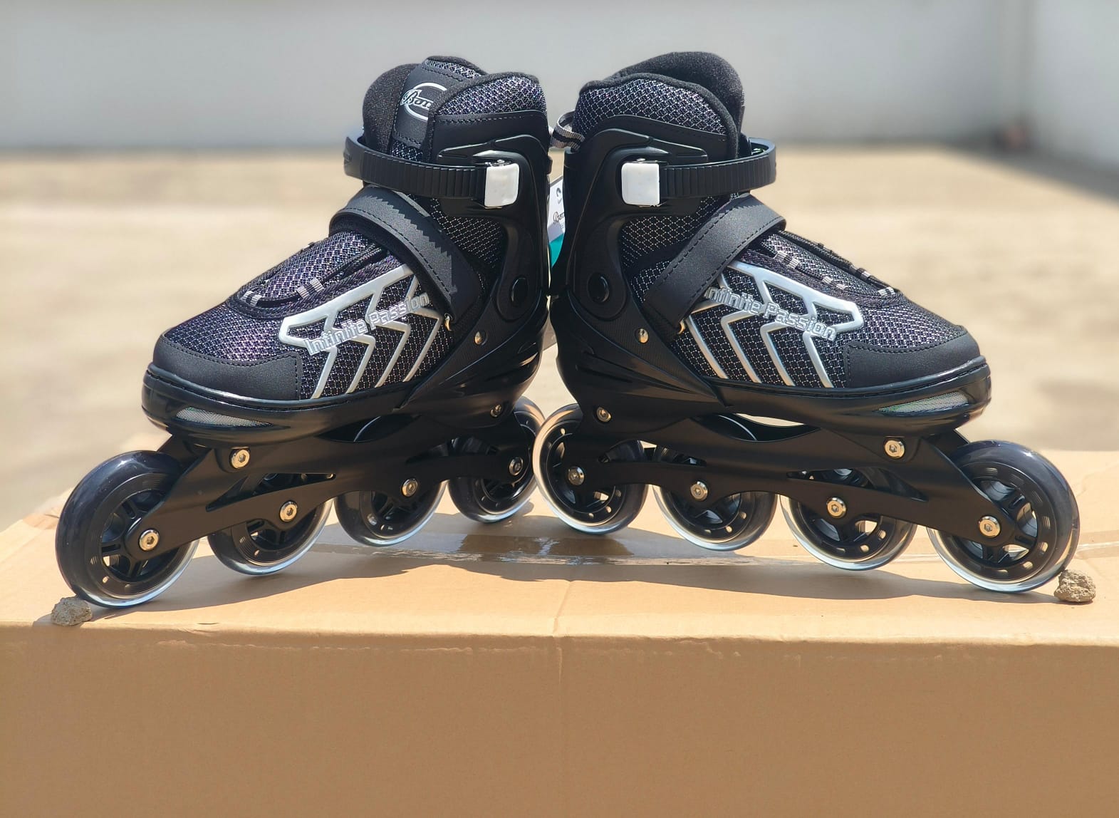 ✅️OFFER!! OFFER!! ✅️Roller Speed Skating Shoes.Adjustable roller skates shoes Protective lining in the skate shoes. Comfortable
