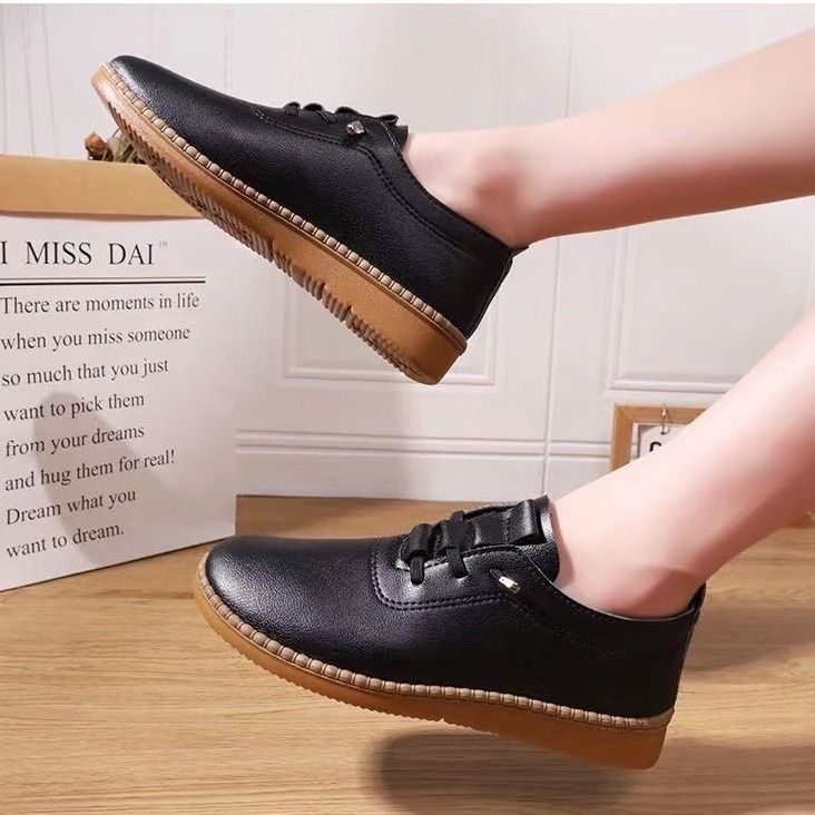 Women's single shoes Ladies flat yoga gym shoes mom shoes students fashion non slip shoes girls bean shoes Loafers casual PU leather shoes