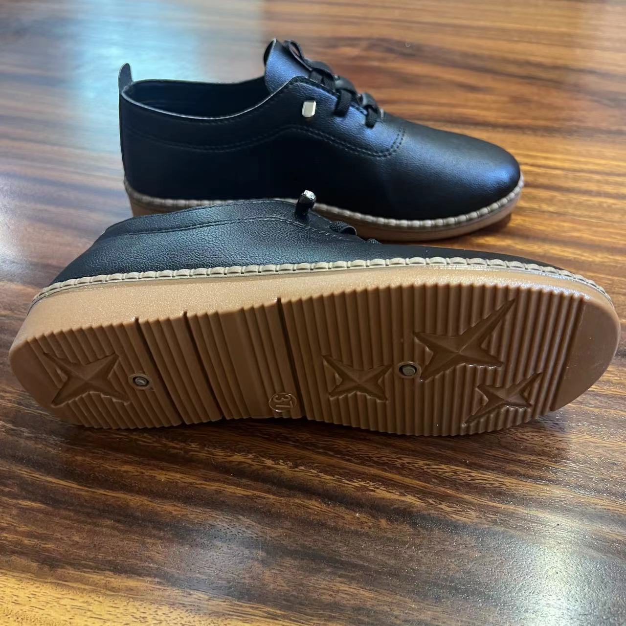 Women's single shoes Ladies flat yoga gym shoes mom shoes students fashion non slip shoes girls bean shoes Loafers casual PU leather shoes