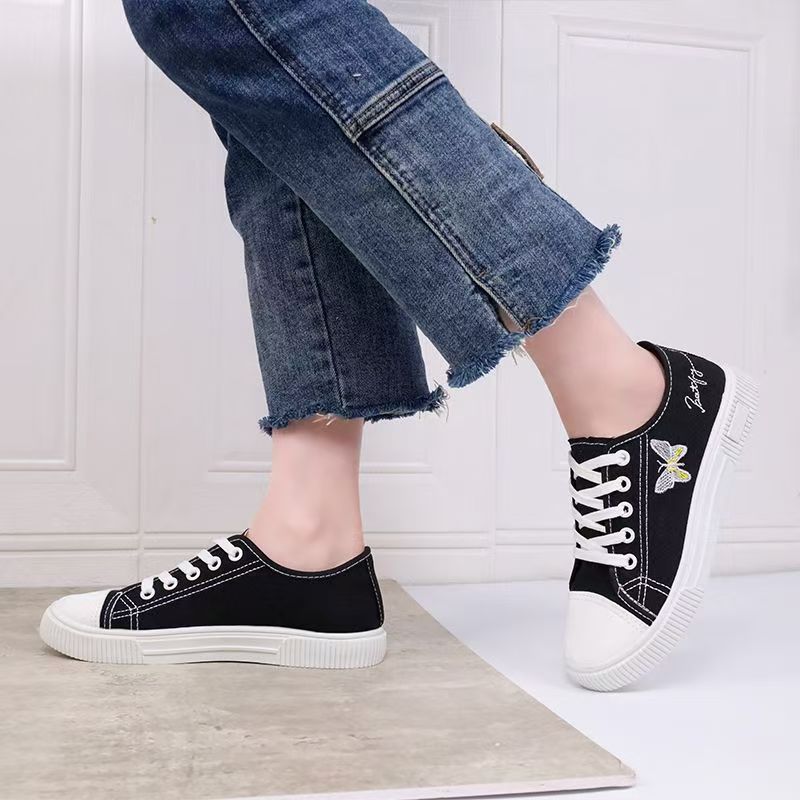 Women's black cloth shoes ladies fashion single shoes girls flats casual sports shoes students loafers canvas shoes driving  running Lace-up shoes